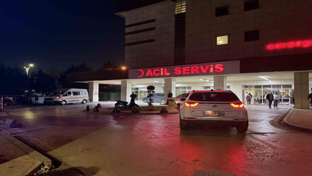 Sokakta fenalaşarak yere d&uuml;şen kanser hastası hayatını kaybetti
