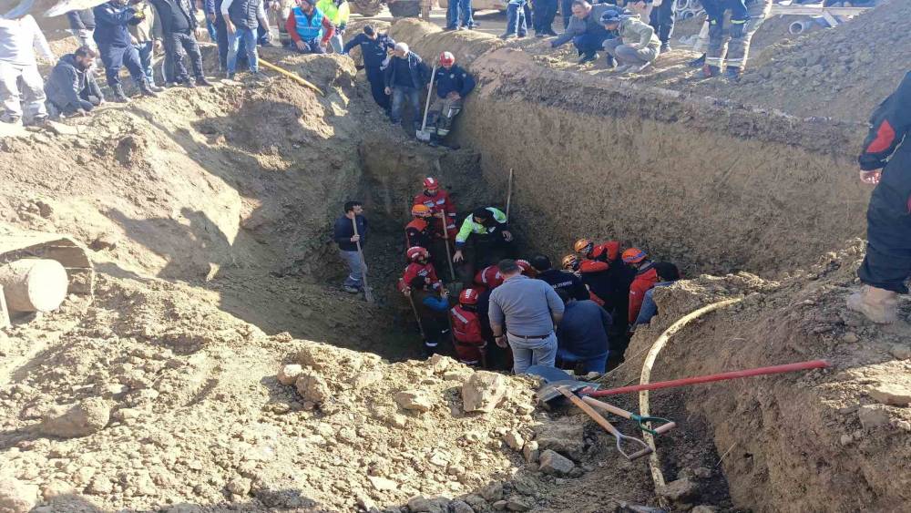 Ankara’da göçük altında kalan iki işçi hayatını kaybetti
