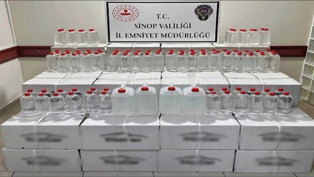 Sinop&rsquo;ta 1080 litre etil alkol ele ge&ccedil;irildi: 1 g&ouml;zaltı
