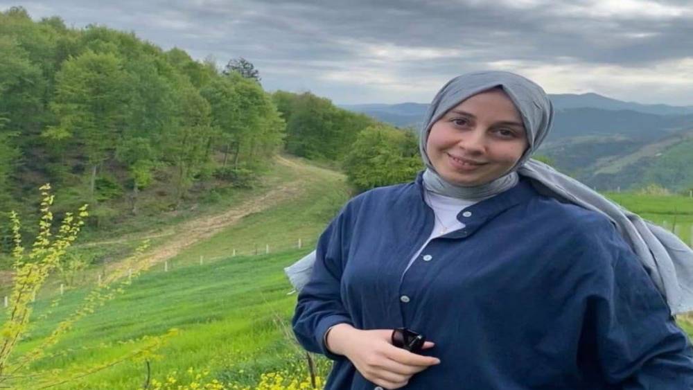 Mardin&rsquo;deki feci kazada hayatını kaybeden gen&ccedil; kız g&ouml;zyaşları arasında toprağa verildi
