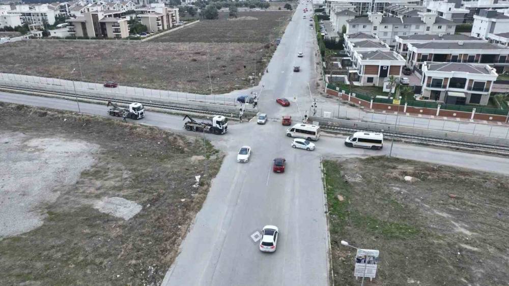 Muradiye&rsquo;deki hemzemin ge&ccedil;it a&ccedil;ılıyor
