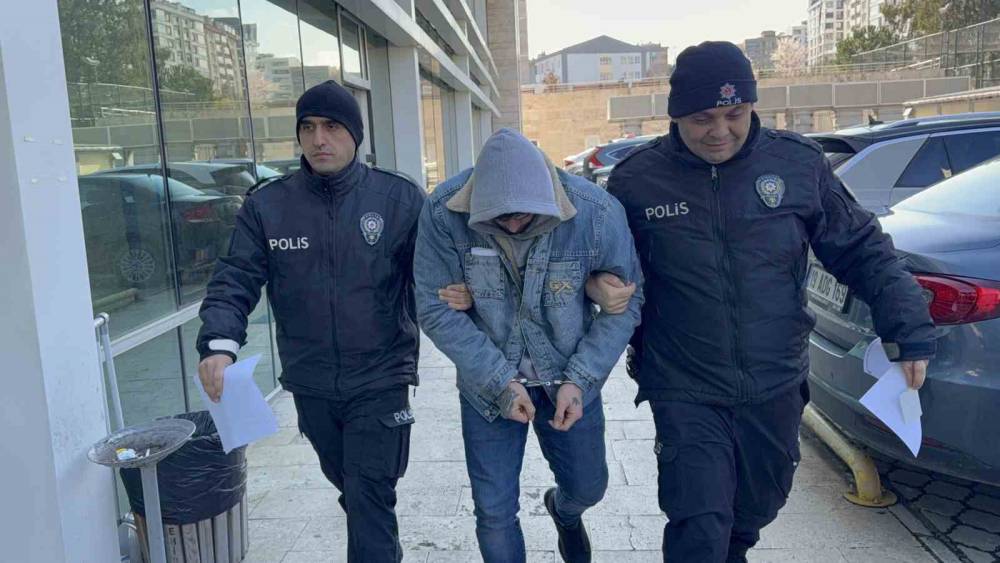 Yanlış kişiyi darbeden kafes d&ouml;v&uuml;ş&ccedil;&uuml;s&uuml; tutuklandı
