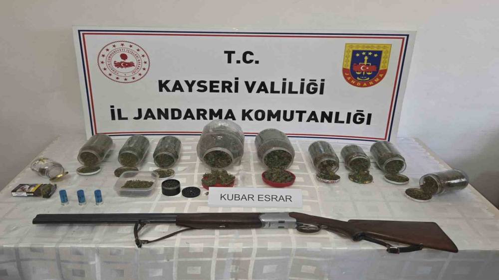 Kayseri&rsquo;de 915 gram uyuşturucu madde ele ge&ccedil;irildi
