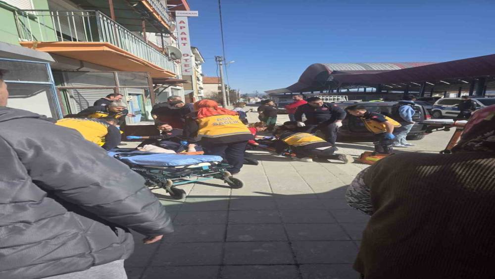 Eski karısını bacağından pompalı t&uuml;fekle yaraladı, iş yeri sahibi tarafından kolundan vuruldu
