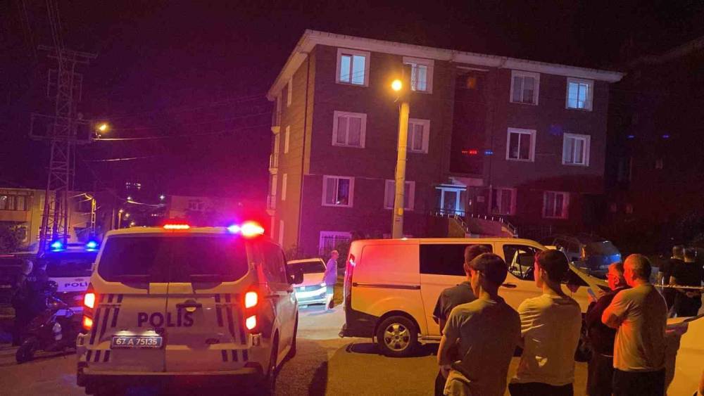 Motosikletli saldırgan dehşet sa&ccedil;tı: 5 el ateş a&ccedil;ıp ka&ccedil;tı
