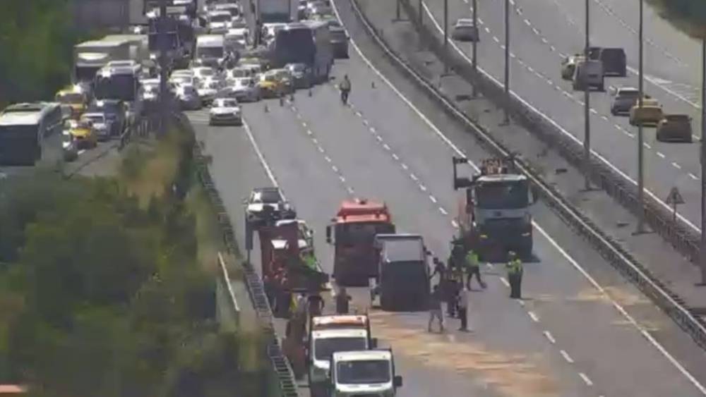 Ey&uuml;psultan&rsquo;da zincirlime trafik kazası: 6 yaralı
