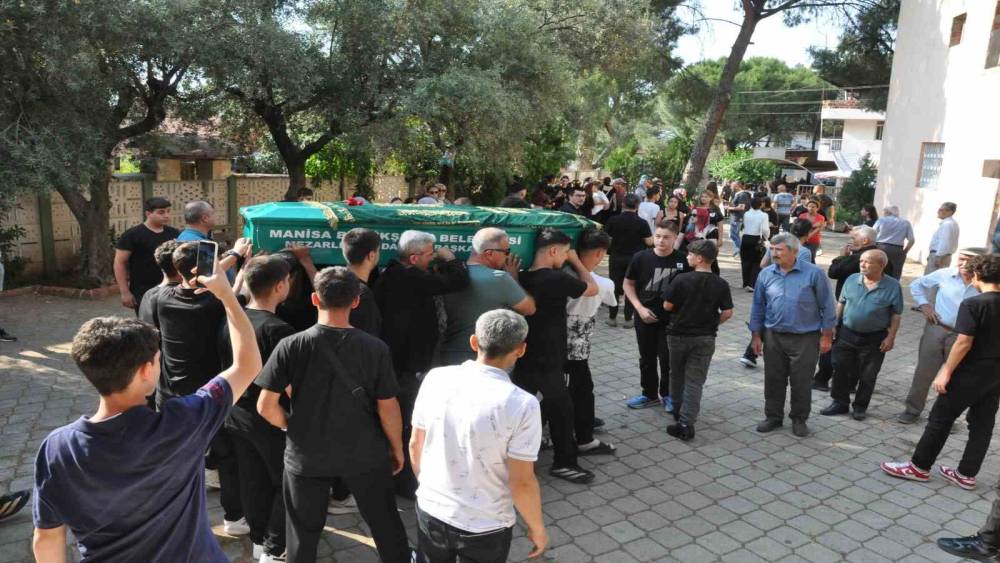 Manisa, 15 yaşındaki Erdem Demir&rsquo;e ağladı
