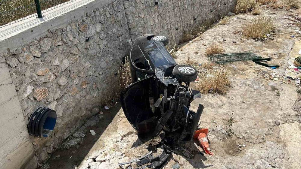 &Ccedil;orum&rsquo;da otomobil dereye u&ccedil;tu: 2 yaralı
