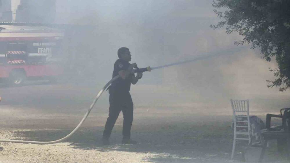 Bodrum&rsquo;da personel lojmanında yangın
