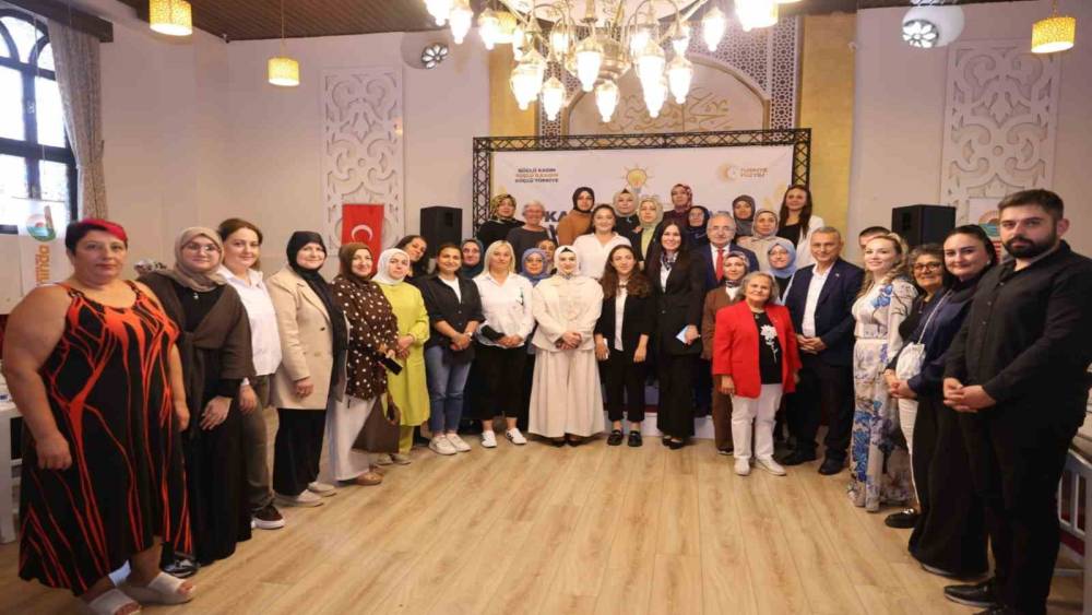 İlkadım&rsquo;da g&ouml;n&uuml;l k&ouml;pr&uuml;leri kuruldu
