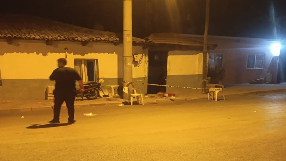 Manisa&rsquo;da dehşet: Baba, eşini ve kızını bı&ccedil;akladı
