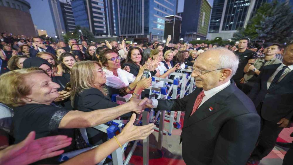 CHP Genel Başkanı Kılı&ccedil;daroğlu: "T&uuml;rkiye&rsquo;nin sorunlarının &ccedil;&ouml;z&uuml;lmesi i&ccedil;in her t&uuml;rl&uuml; katkıyı vermeye hazırız"
