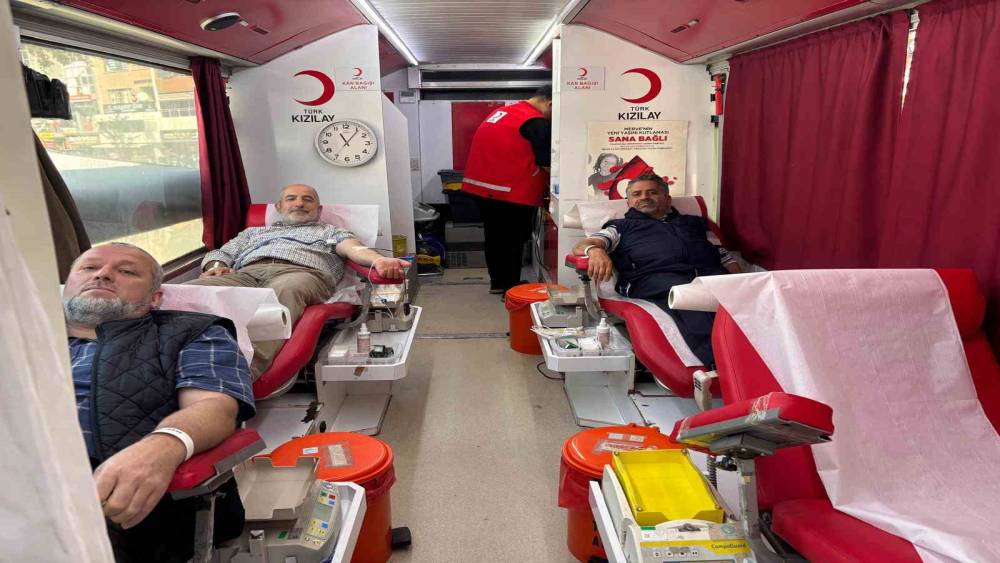 D&uuml;zce&rsquo;de 107 din g&ouml;revlisinden Kızılay&rsquo;a kan bağışı
