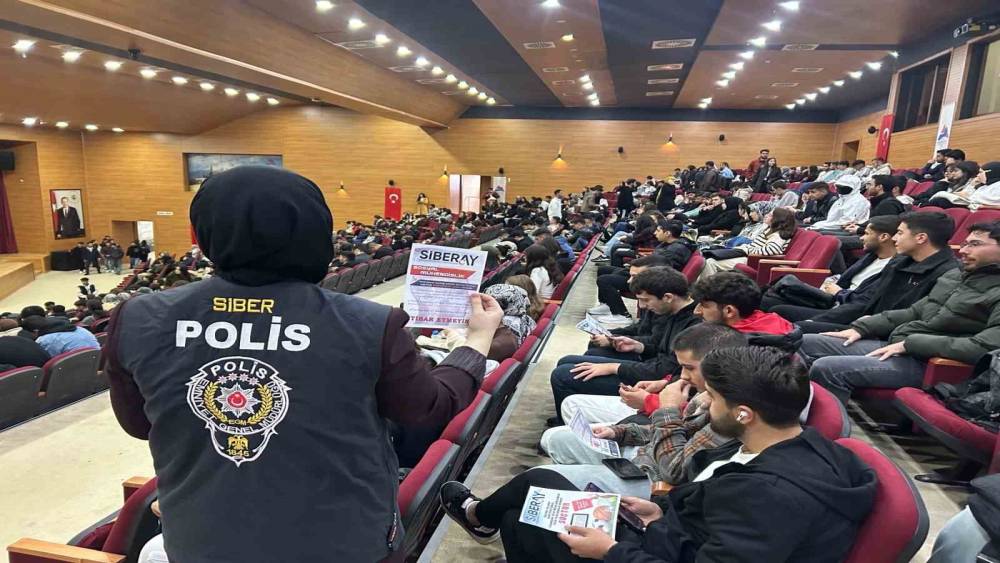 Ağrı&rsquo;da siber su&ccedil;larla m&uuml;cadeleye y&ouml;nelik eğitim verildi
