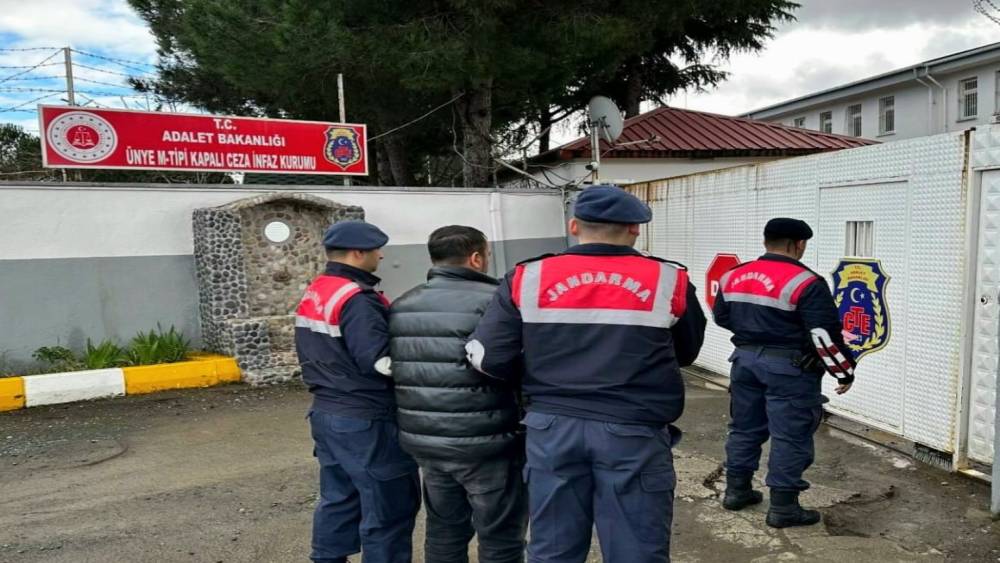 Ordu&rsquo;da jandarma aranan 63 ş&uuml;pheliyi yakaladı: 25 tutuklama
