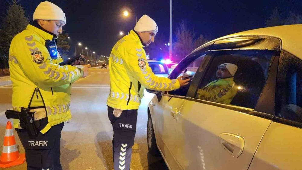 Karaman&rsquo;da 130 bin adet makaron ele ge&ccedil;irildi: 5 tutuklama
