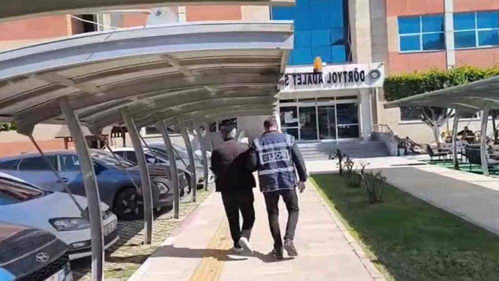 D&ouml;rtyol&rsquo;da tartıştığı komşusunu bı&ccedil;aklayan ş&uuml;pheli tutuklandı
