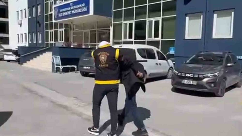 Hatay&rsquo;da aranması olan 2 kişi tutuklandı
