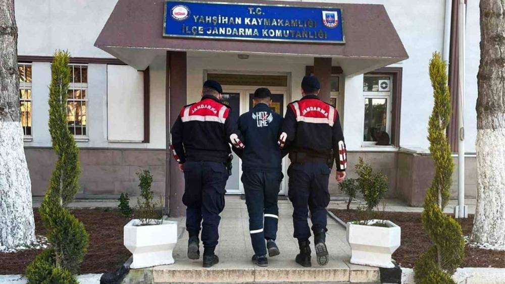 Kırıkkale&rsquo;de aranan 2 h&uuml;k&uuml;ml&uuml; jandarma operasyonuyla yakalandı
