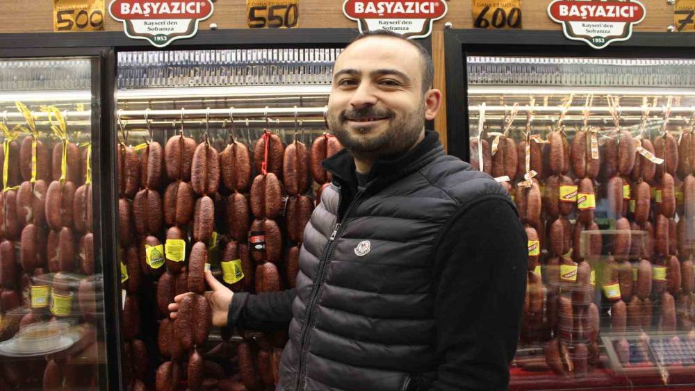 &Ccedil;arşıda ramazan yoğunluğu devam ediyor
