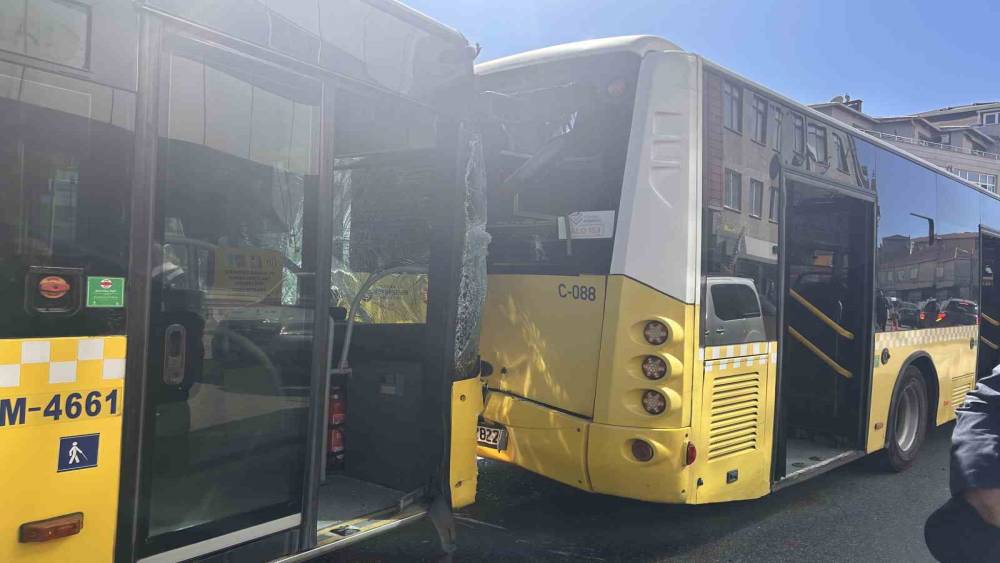 Ataşehir&rsquo;de İETT otob&uuml;sleri &ccedil;arpıştı: 1 yaralı
