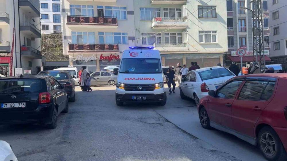 Otomobil motosikletle &ccedil;arpıştı: 1 yaralı
