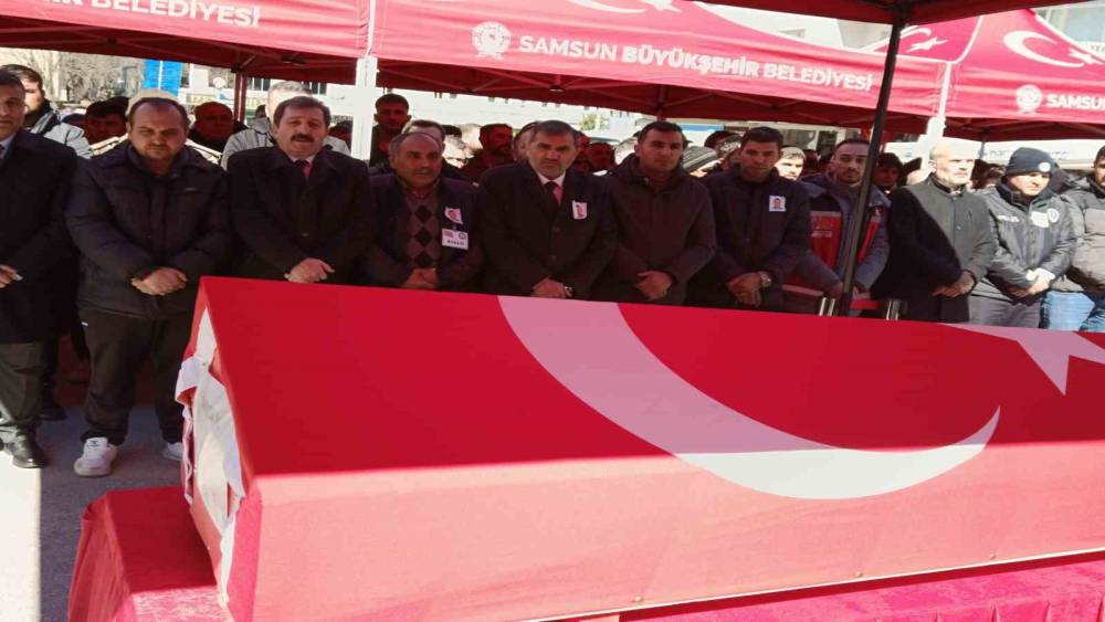 Gen&ccedil; polis memuruna memleketinde h&uuml;z&uuml;nl&uuml; veda
