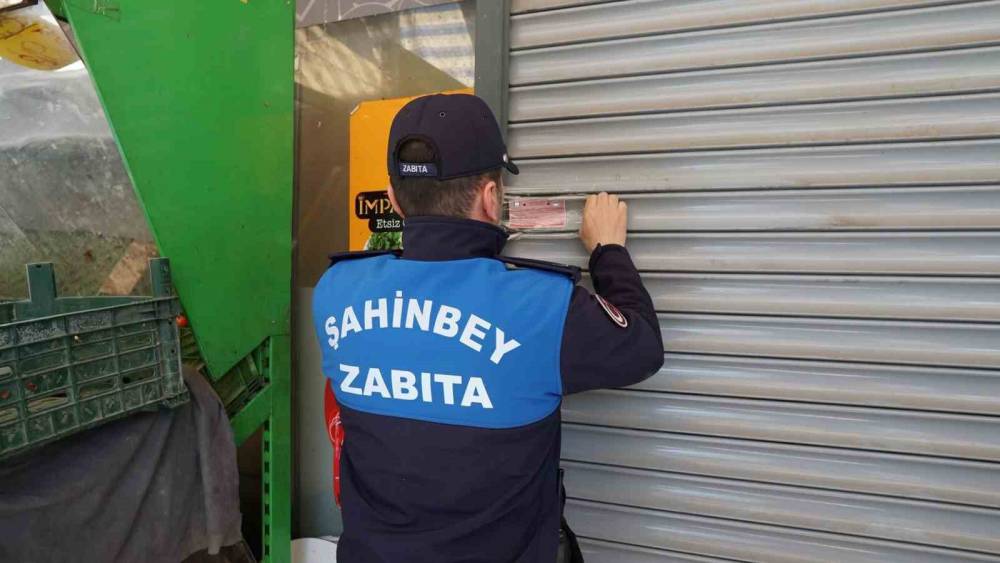 Gaziantep&rsquo;te tarihi ge&ccedil;miş &uuml;r&uuml;n satan 3 market 3&rsquo;er g&uuml;n s&uuml;reyle kapatıldı
