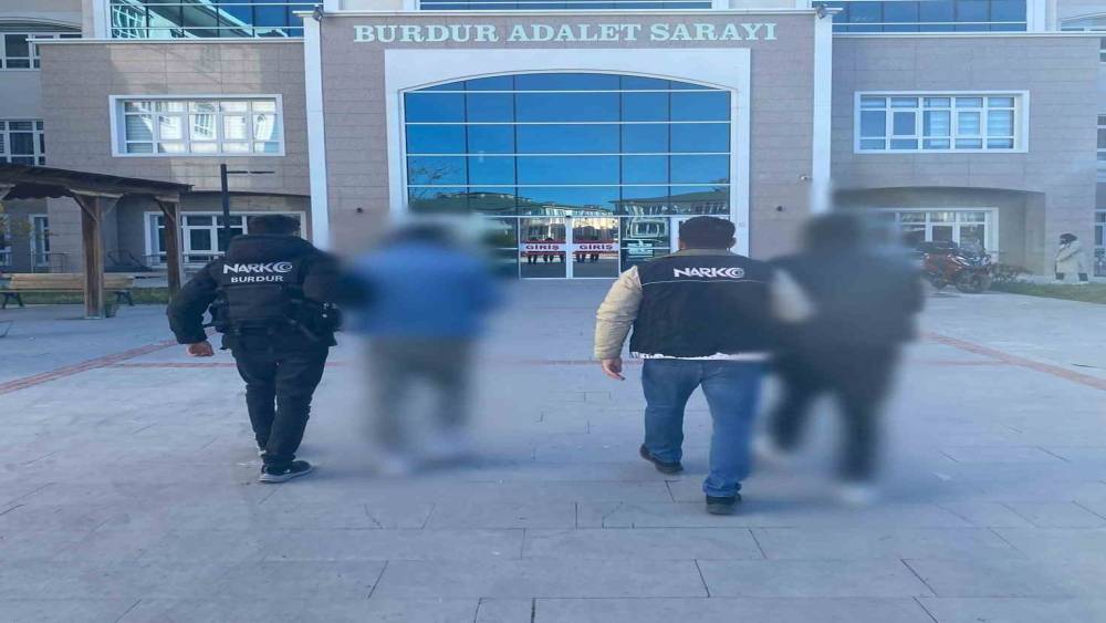Burdur&rsquo;da uyuşturucu operasyonları: 5 tutuklama
