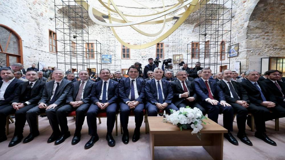 Ticaret Bakanı Bolat: "Barış yanlısı, d&uuml;nyada oyun kuruculuğu ve barış tesis etmekle uğraşan T&uuml;rkiye bir yıldız gibi parlıyor"
