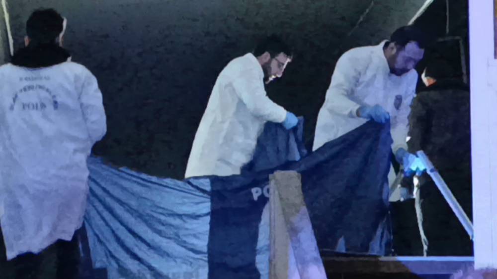 Metruk iş yerinde erkek cesedi bulundu
