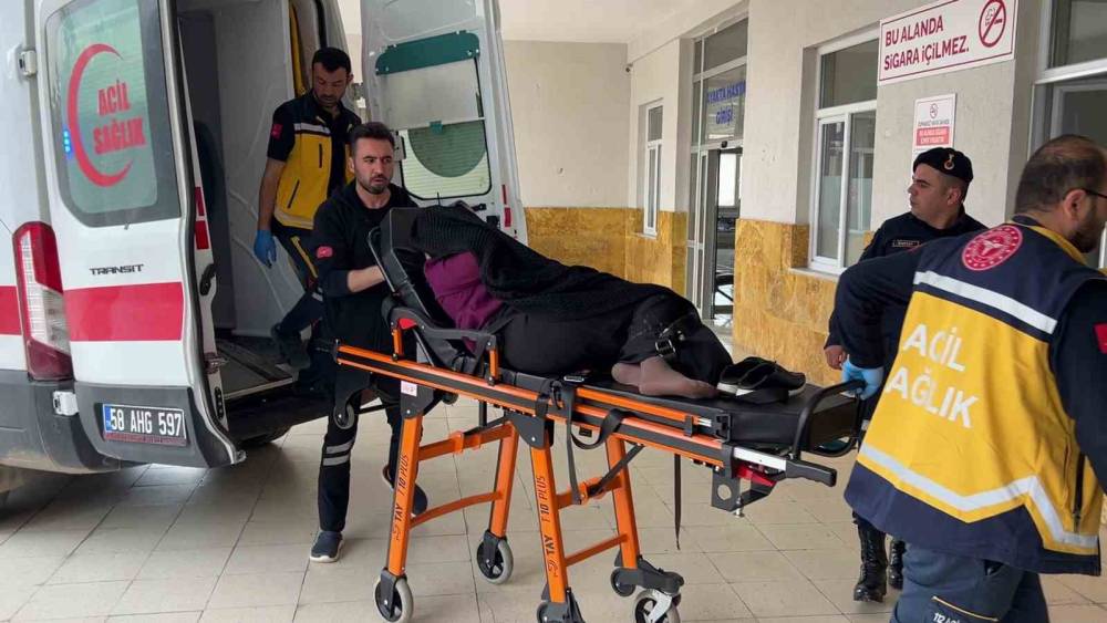 &rsquo;İneğin bostanıma girdi&rsquo; kavgası kanlı bitti, 1 kişi &ouml;ld&uuml;, 3 kişi yaralandı
