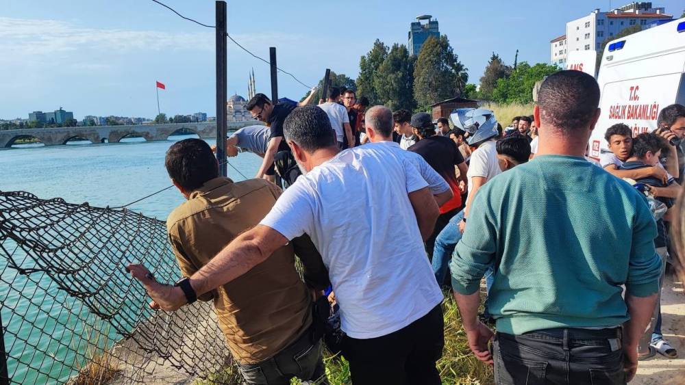 Nehirde kaybolan 17 yaşındaki gen&ccedil; yaşam savaşını kaybetti
