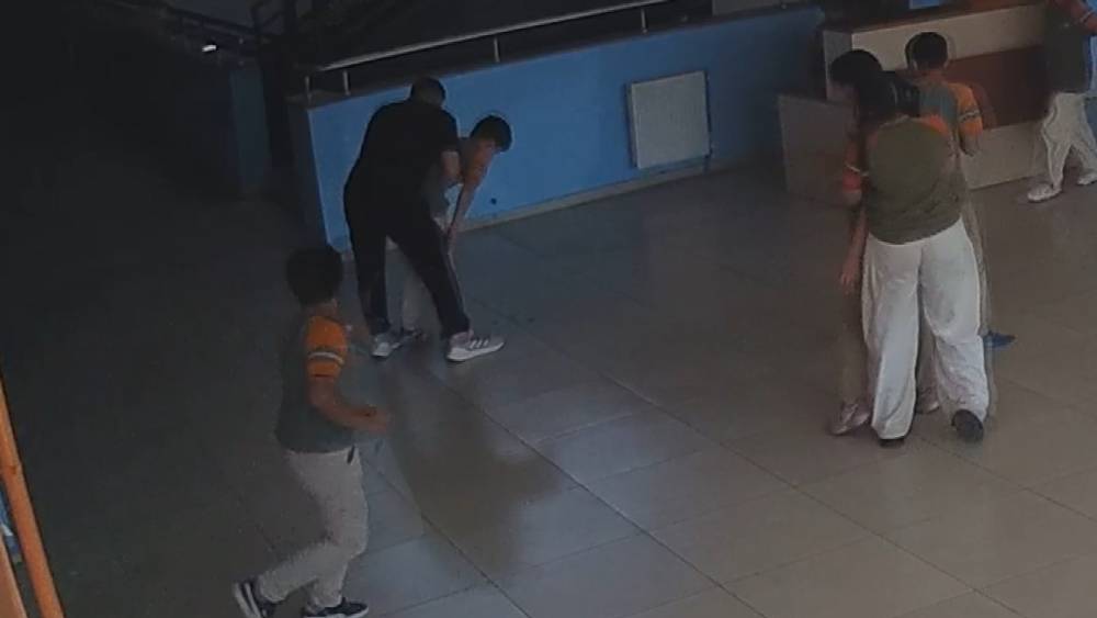 &Ouml;ğretmenin heimlich manevrası, &ouml;ğrencinin hayatını kurtardı
