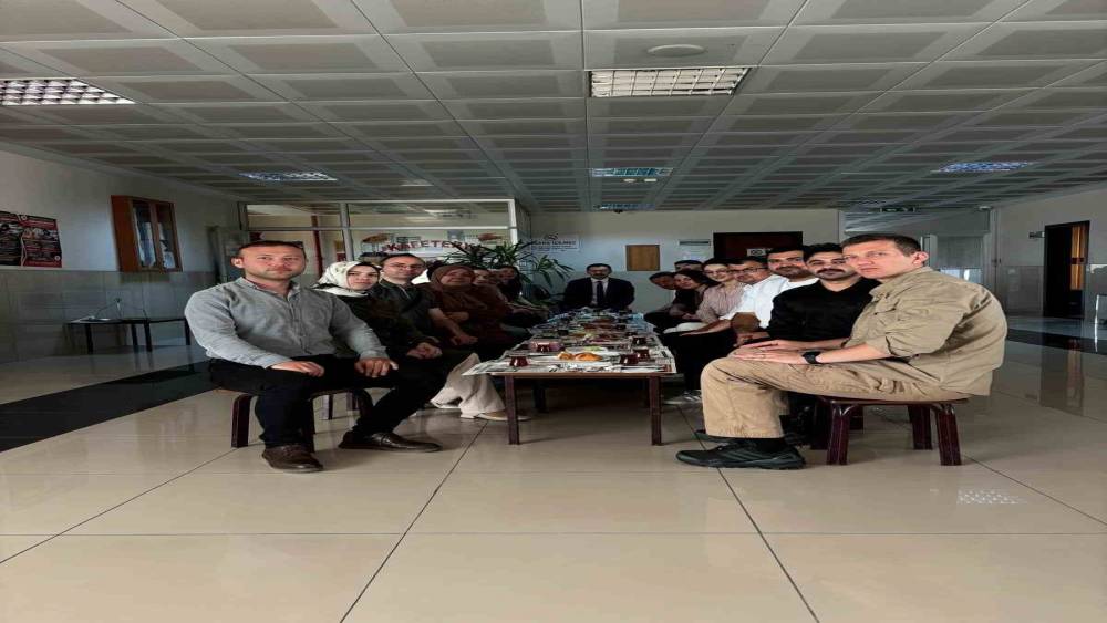Karacabey Adliyesi&rsquo;ne sabah en erken gelen personele s&uuml;rpriz kahvaltı

