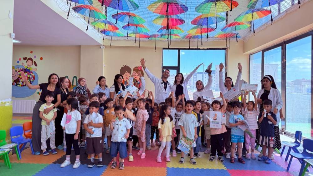Y&uuml;ksekova&rsquo;da minik &ouml;ğrencilere y&ouml;nelik el hijyeni ve ağız-diş sağlığı eğitimi
