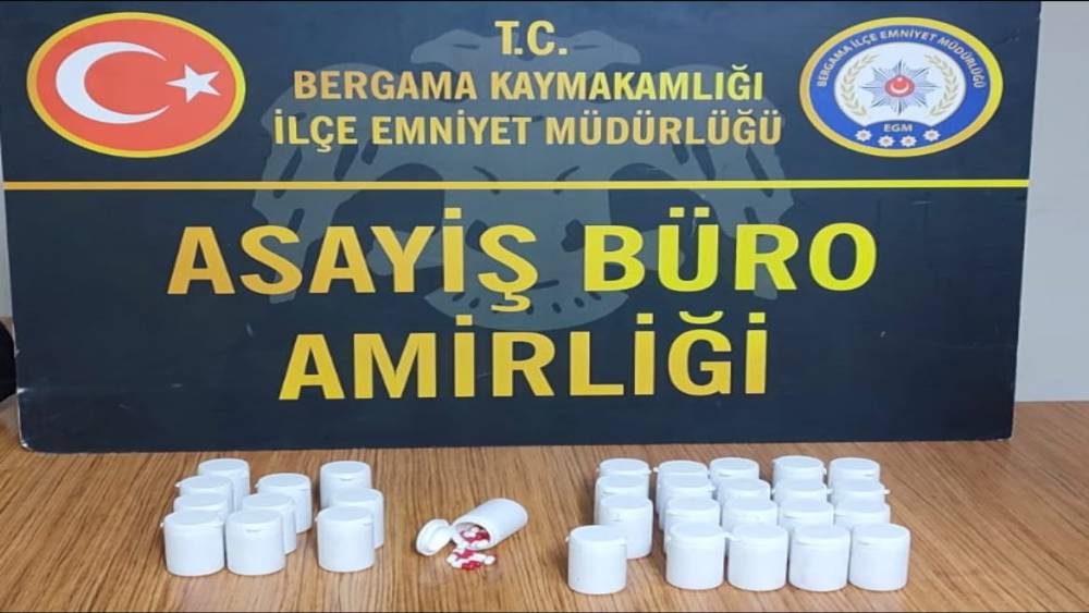 İzmir&rsquo;de uyuşturucu operasyonunda 2 ş&uuml;pheli tutuklandı
