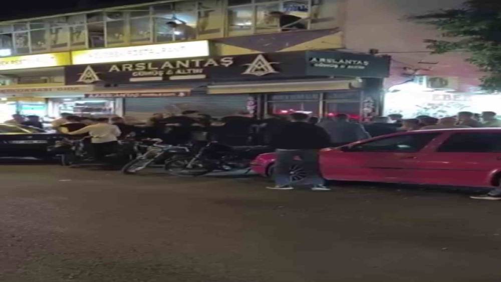 Nişanda başlayan s&ouml;zl&uuml; tartışma sandalyelerin havada u&ccedil;uştuğu kavgaya d&ouml;n&uuml;şt&uuml;
