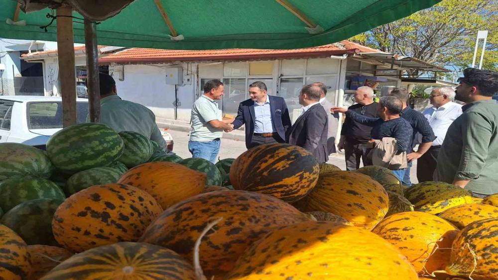 AK Partili vekil Selendi&rsquo;de esnafın nabzını tuttu
