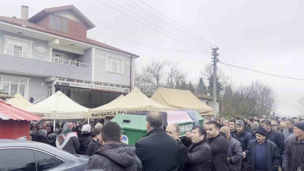 Trafik kazasında ölen 14 yaşındaki kız son yolculuğuna uğurlandı
