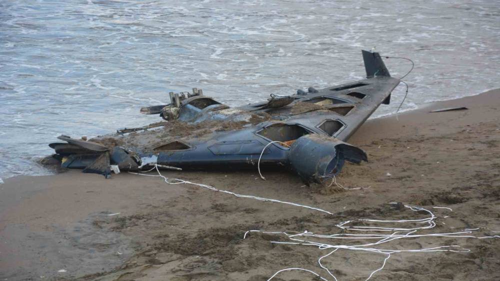 Ordu&rsquo;da sahile vuran insansız hava aracı par&ccedil;ası, İran yapımı kamikaze &ccedil;ıktı
