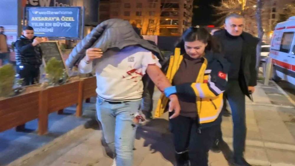 Kafedeki tartışma bı&ccedil;aklı kavgaya d&ouml;n&uuml;şt&uuml;: 1 yaralı

