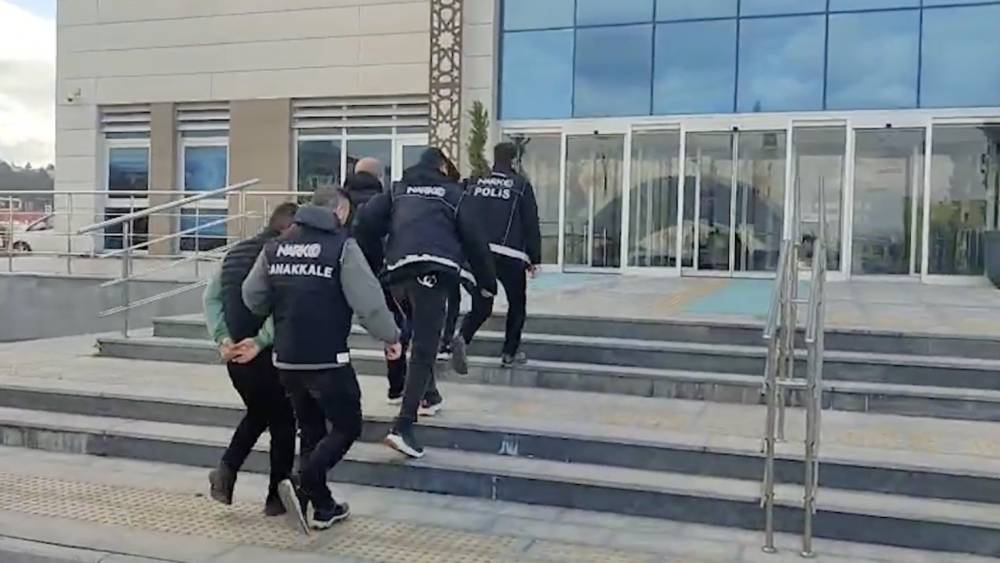 &Ccedil;anakkale&rsquo;de narkotik operasyonu: 5 tutuklama

