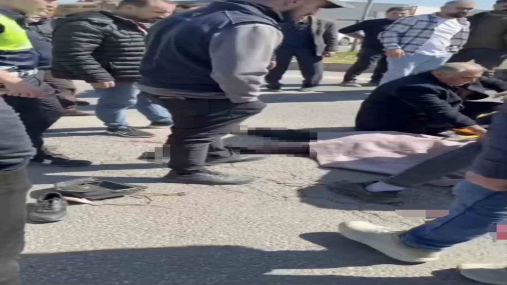 Mardin&rsquo;de aracın &ccedil;arptığı kadın hayatını kaybetti
