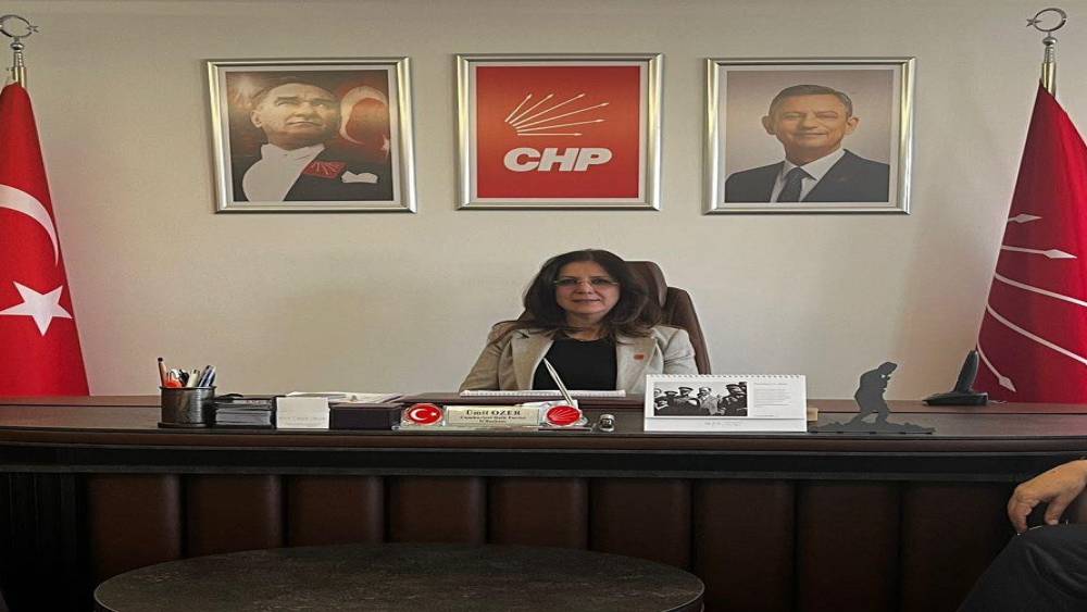 CHP İl Başkanı &Ouml;zer istifa etti
