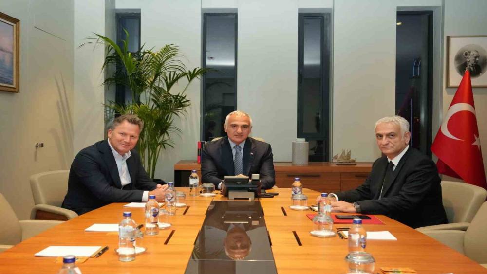 Bakan Ersoy, Avrupa tur operat&ouml;rleriyle bir araya geldi
