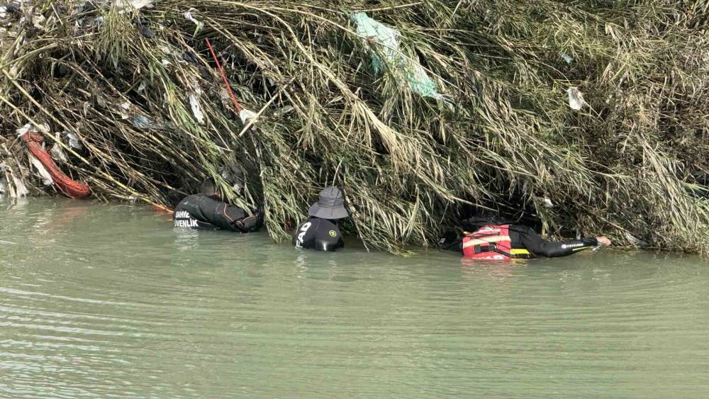 Akıntıya kapılan genci arama &ccedil;alışmaları 8. g&uuml;n&uuml;nde s&uuml;r&uuml;yor
