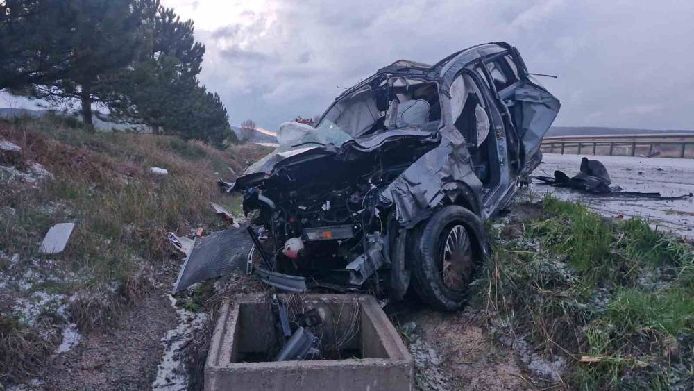 &Ccedil;orum&rsquo;da aynı noktada iki farklı trafik kazası: 1 &ouml;l&uuml;, 3 yaralı
