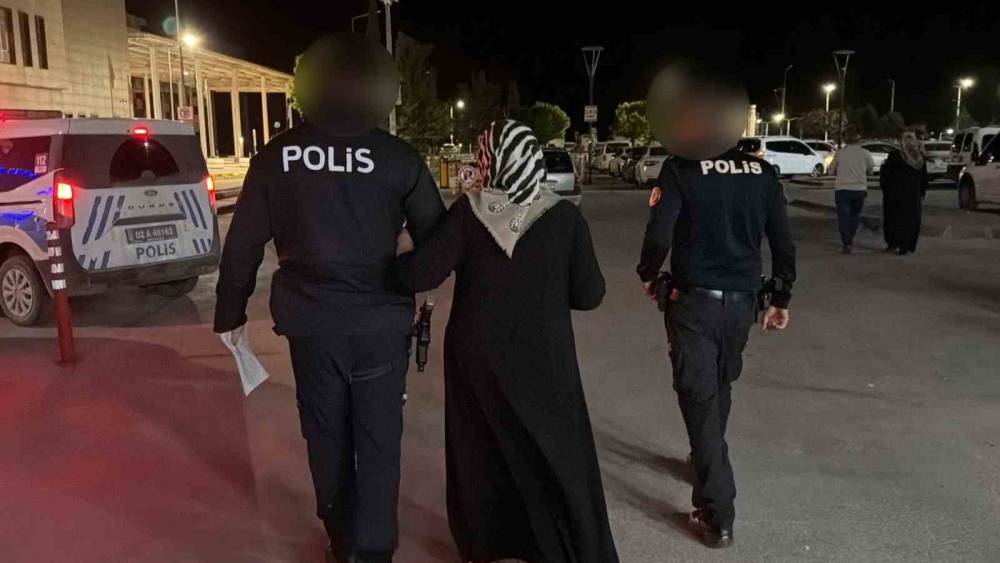 Anneler G&uuml;n&uuml;&rsquo;nde 80 yaşındaki annesini darp etti
