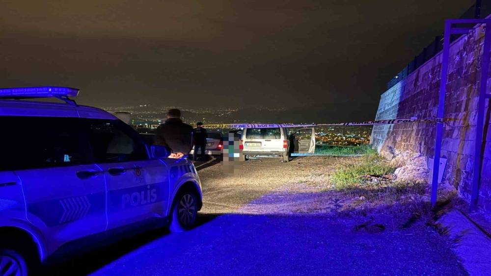 Arkadaşına mesaj attıktan sonra tepelik alanda t&uuml;fekle intihar etti
